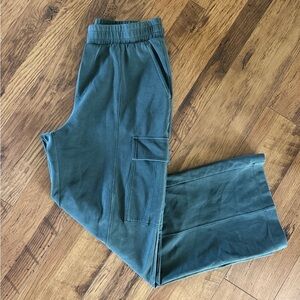 Old Navy Dynamic Fleece Cargo Pants
